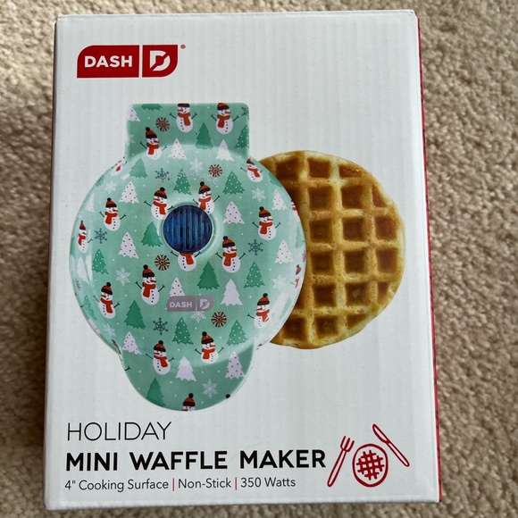 Dash Mini 4" Waffle Maker with Snowmen, Non Stick 350 Watts, Brand New! - Picture 1 of 5
